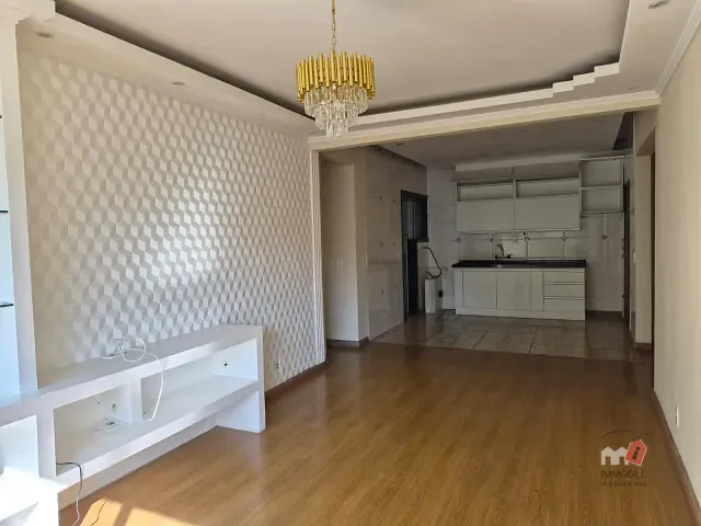 Apartamento 2 quartos e 2 banheiros, para alugar, no bairro Centro em Petrópolis