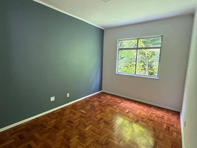 Apartamento 1 quarto e 1 banheiro, à venda, no bairro Castelanea em Petrópolis