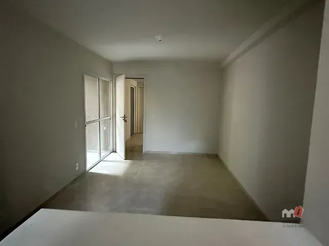 Apartamento 2 quartos e 2 banheiros, à venda, no bairro Duarte Silveira em Petrópolis