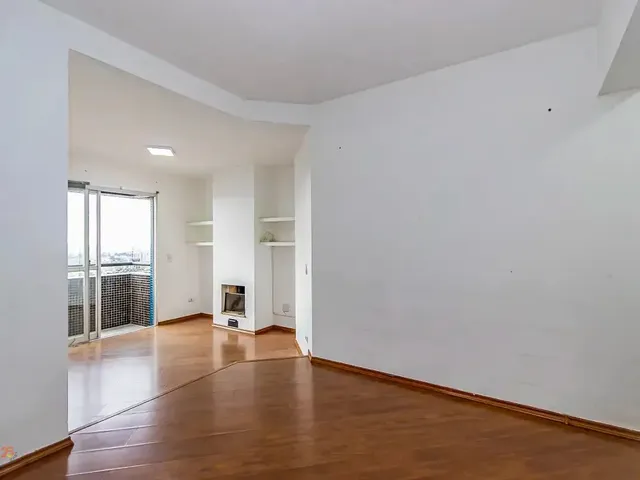 Apartamento 2 quartos e 2 banheiros, à venda, no bairro Cristo Rei em Curitiba
