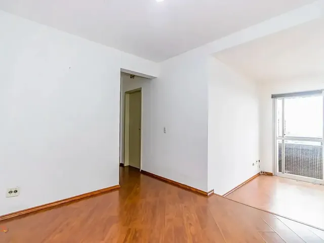 Apartamento 2 quartos e 2 banheiros, à venda, no bairro Cristo Rei em Curitiba