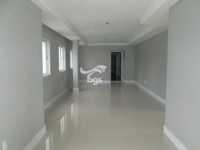 Apartamento com 330m² 3 quartos e 2 banheiros, à venda, no bairro Centro em Balneário Camboriú
