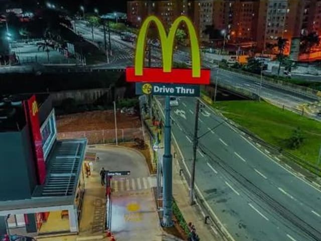 Foto do Apartamento - Apartamento com 2 dormitórios à venda, 59 m² por R$ 381.600 - Jardim São Luiz - Jandira/SP | Pitale Imóveis Ltda.