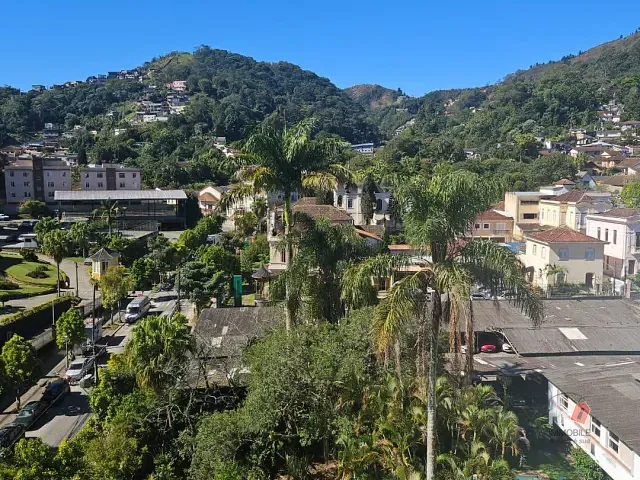 Apartamento 2 quartos e 2 banheiros, para alugar, no bairro Centro em Petrópolis
