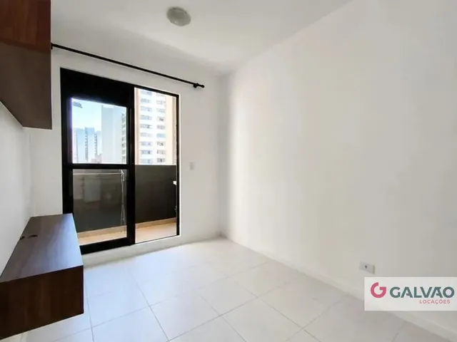 Apartamento 1 quarto e 1 banheiro, para alugar, no bairro Centro em Curitiba