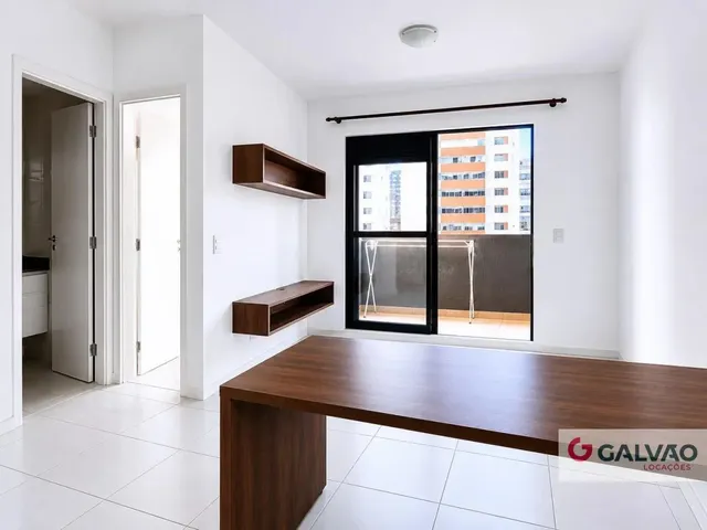 Apartamento 1 quarto e 1 banheiro, para alugar, no bairro Centro em Curitiba