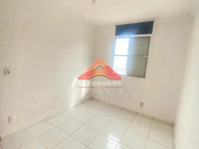 Apartamento 2 quartos e 1 banheiro, para alugar, no bairro Vila Industrial em São José dos Campos