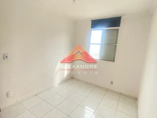 Apartamento 2 quartos e 1 banheiro, para alugar, no bairro Vila Industrial em São José dos Campos