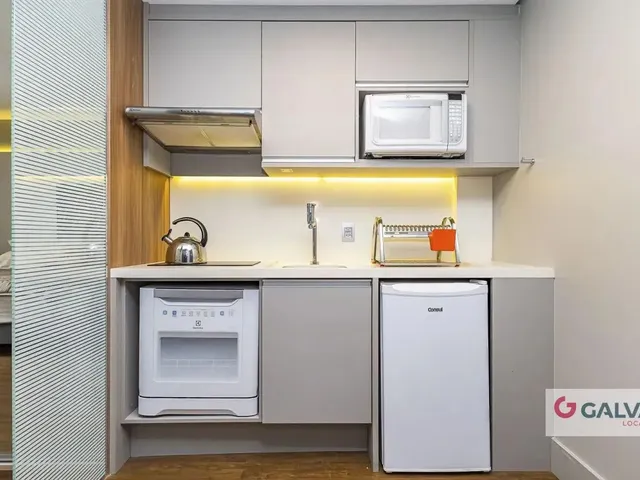 Apartamento 1 quarto e 1 banheiro, para alugar, no bairro Água Verde em Curitiba