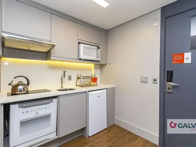 Apartamento 1 quarto e 1 banheiro, para alugar, no bairro Água Verde em Curitiba