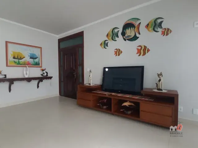 Apartamento 4 quartos e 2 banheiros, à venda ou para alugar, no bairro Algodoal em Cabo Frio