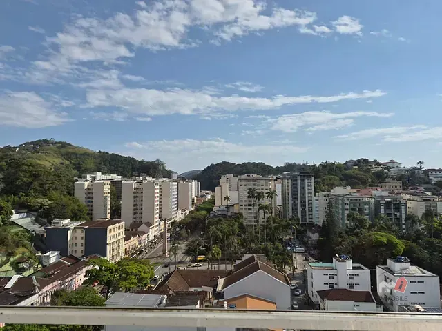 Apartamento 3 quartos e 3 banheiros, para alugar, no bairro Centro em Petrópolis