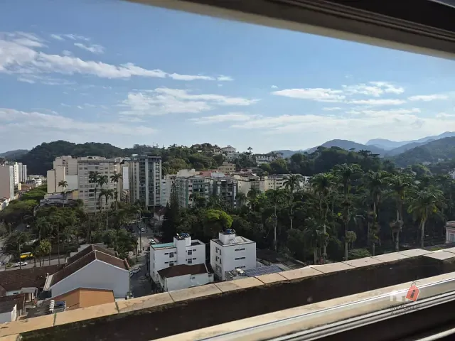 Apartamento 3 quartos e 3 banheiros, para alugar, no bairro Centro em Petrópolis