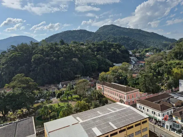 Apartamento 3 quartos e 3 banheiros, para alugar, no bairro Centro em Petrópolis