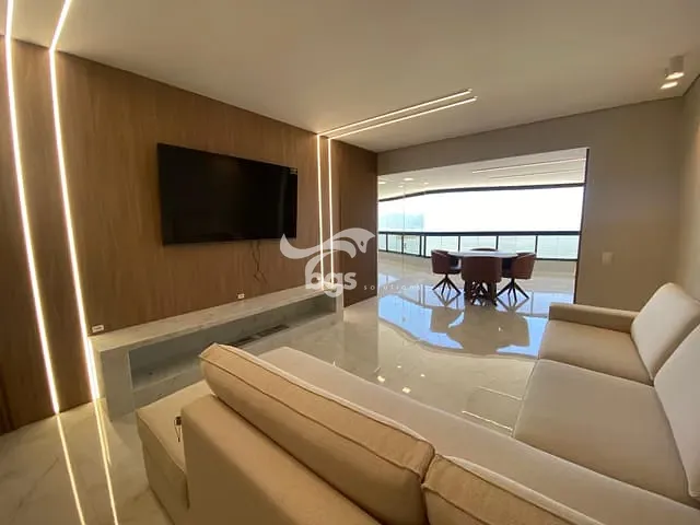 Apartamento com 260m² 4 quartos e 3 banheiros, à venda, no bairro Centro em Balneário Camboriú