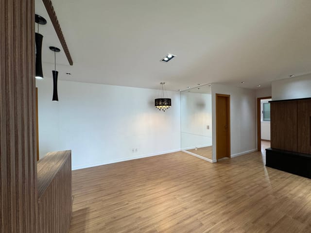 Apartamento 2 quartos e 2 banheiros, à venda, no bairro Gleba Fazenda Palhano em Londrina