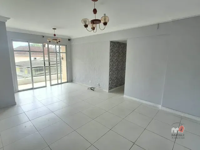 Apartamento 2 quartos e 2 banheiros, à venda, no bairro Bingen em Petrópolis