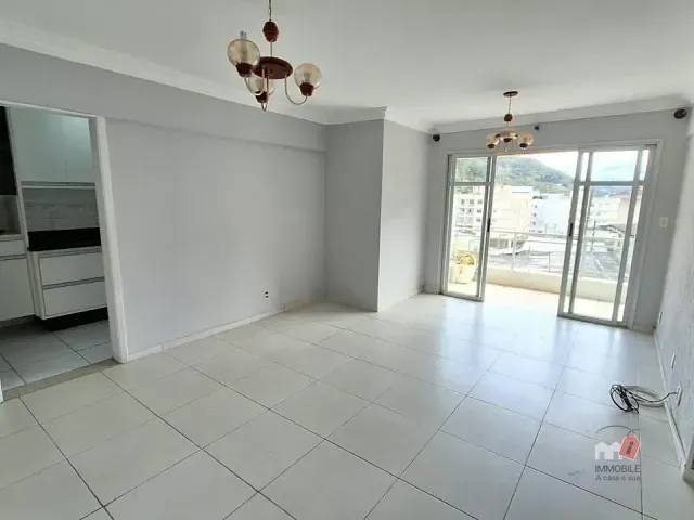 Apartamento 2 quartos e 2 banheiros, à venda, no bairro Bingen em Petrópolis