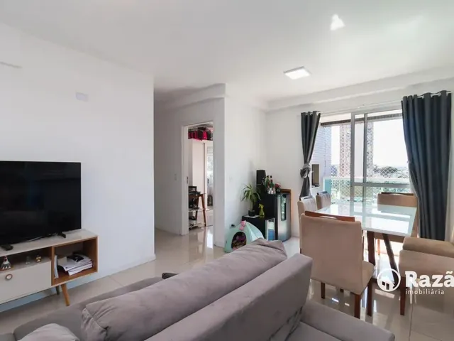 Apartamento 2 quartos e 2 banheiros, para alugar, no bairro Capão Raso em Curitiba
