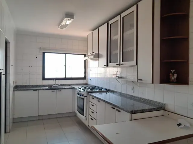 Apartamento com 273m² 3 quartos e 4 banheiros, à venda ou para alugar, no bairro Centro em Sorocaba
