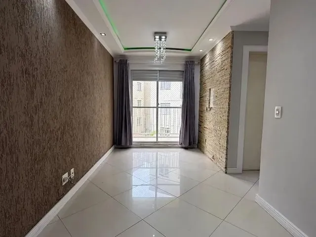 Apartamento 2 quartos e 1 banheiro, à venda, no bairro Campo Comprido em Curitiba