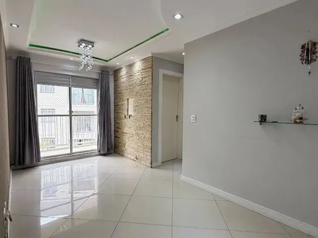 Apartamento 2 quartos e 1 banheiro, à venda, no bairro Campo Comprido em Curitiba