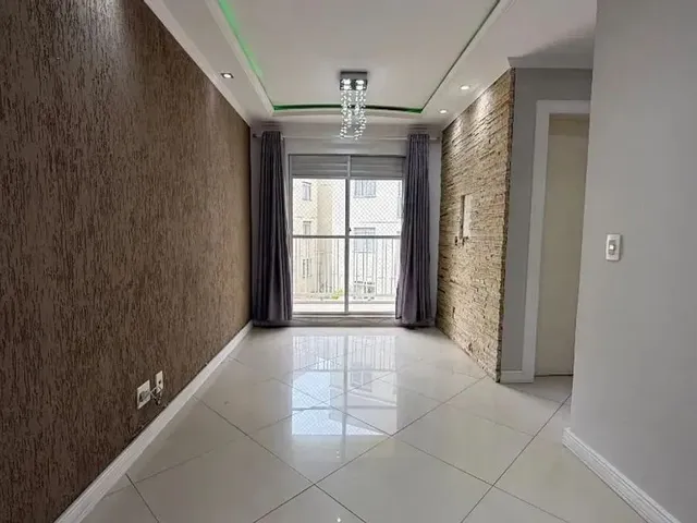 Apartamento 2 quartos e 1 banheiro, à venda, no bairro Campo Comprido em Curitiba