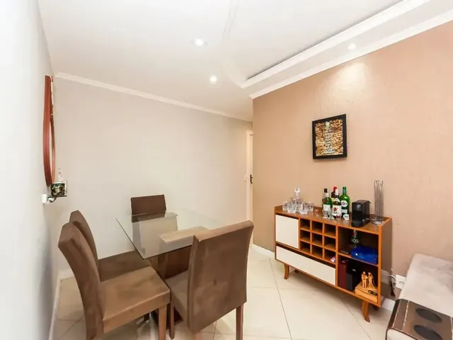 Apartamento 2 quartos e 1 banheiro, à venda, no bairro Campo Comprido em Curitiba