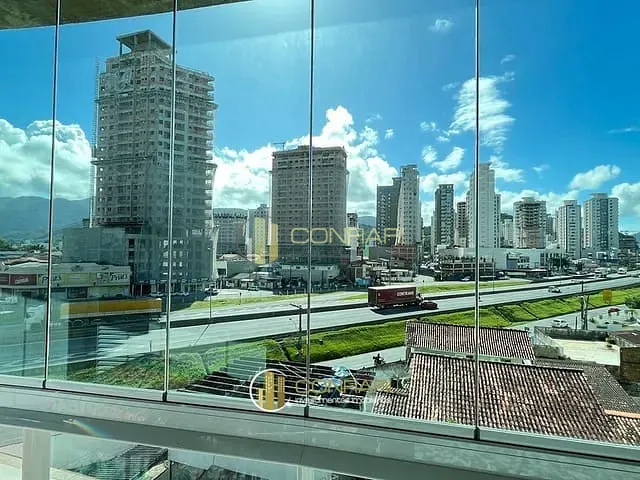 Apartamento com 290m² 3 quartos e 4 banheiros, à venda, no bairro Meia Praia em Itapema
