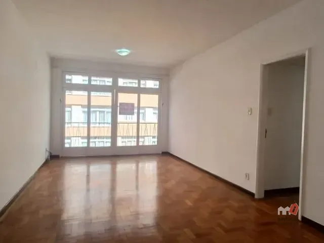 Apartamento 3 quartos e 1 banheiro, para alugar, no bairro Centro em Petrópolis