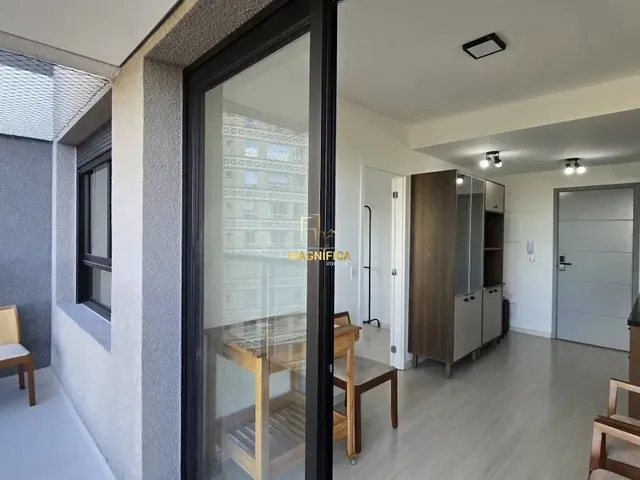 Apartamento 2 quartos e 2 banheiros, para alugar, no bairro Cristo Rei em Curitiba