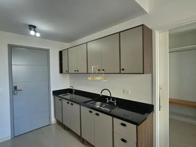 Apartamento 2 quartos e 2 banheiros, para alugar, no bairro Cristo Rei em Curitiba