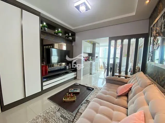 Apartamento com 145m² 3 quartos e 2 banheiros, à venda, no bairro Centro em Balneário Camboriú