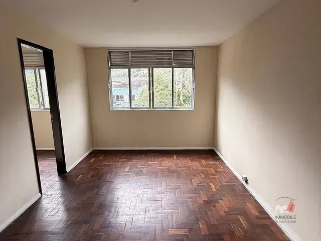 Apartamento 1 quarto e 1 banheiro, para alugar, no bairro Valparaíso em Petrópolis