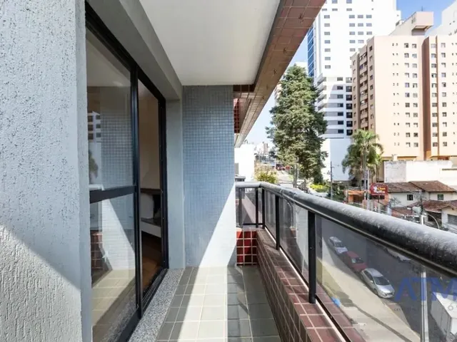 Apartamento 3 quartos e 2 banheiros, à venda ou para alugar, no bairro Bigorrilho em Curitiba