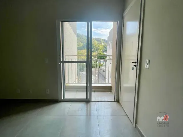 Apartamento 2 quartos e 1 banheiro, à venda, no bairro Duarte Silveira em Petrópolis