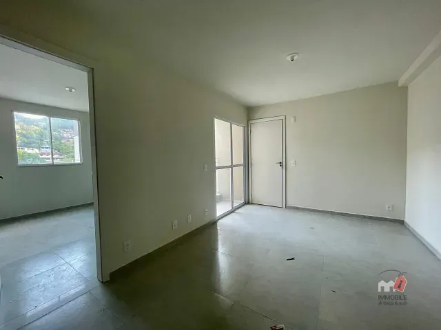 Apartamento 2 quartos e 1 banheiro, à venda, no bairro Duarte Silveira em Petrópolis