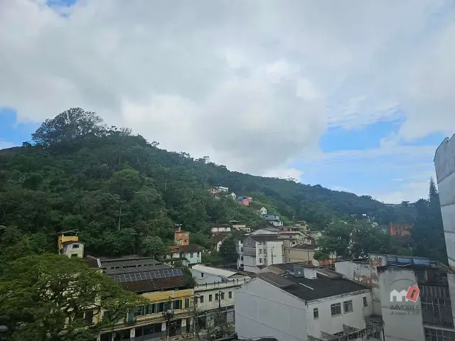 Apartamento 3 quartos e 2 banheiros, para alugar, no bairro Centro em Petrópolis