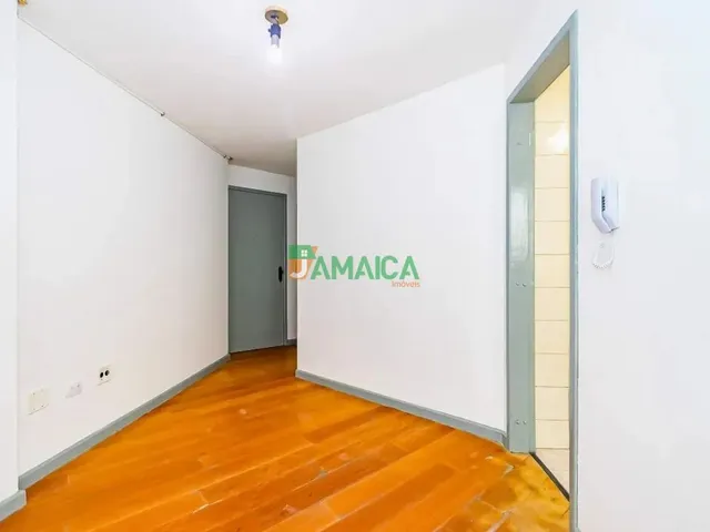 Apartamento 2 quartos e 1 banheiro, à venda, no bairro CRISTO REI em Curitiba