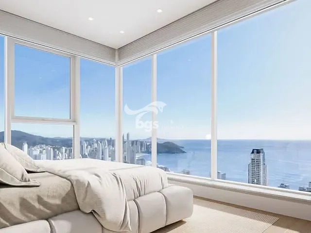 Apartamento com 211m² 4 quartos e 5 banheiros, à venda, no bairro Centro em Balneário Camboriú