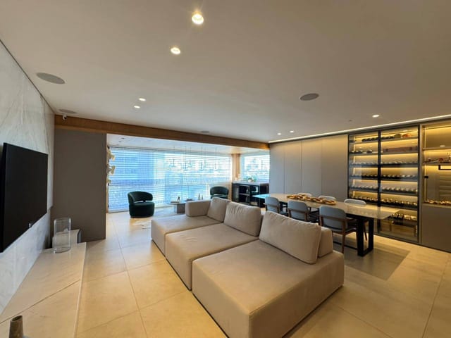 Apartamento com 275m² 3 quartos e 5 banheiros, à venda, no bairro Gleba Fazenda Palhano em Londrina