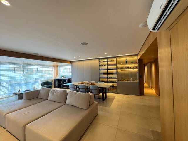 Apartamento com 275m² 3 quartos e 5 banheiros, à venda, no bairro Gleba Fazenda Palhano em Londrina
