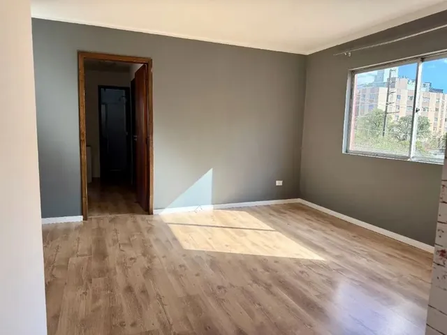 Apartamento 3 quartos e 2 banheiros, para alugar, no bairro Água Verde em Curitiba