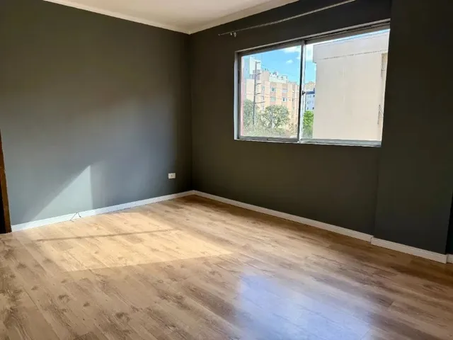 Apartamento 3 quartos e 2 banheiros, para alugar, no bairro Água Verde em Curitiba