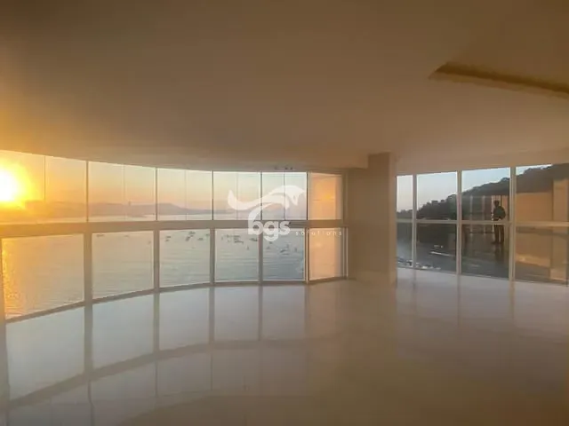 Apartamento com 464m² 4 quartos e 5 banheiros, à venda, no bairro Centro em Balneário Camboriú
