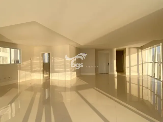 Apartamento com 464m² 4 quartos e 5 banheiros, à venda, no bairro Centro em Balneário Camboriú