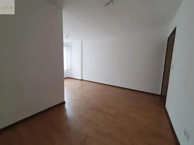 Apartamento 1 quarto e 1 banheiro, à venda, no bairro Centro em Curitiba