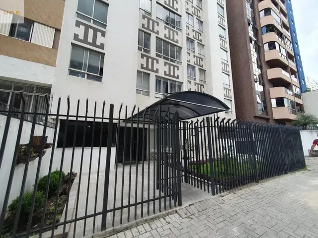 Apartamento 1 quarto e 1 banheiro, à venda, no bairro Centro em Curitiba