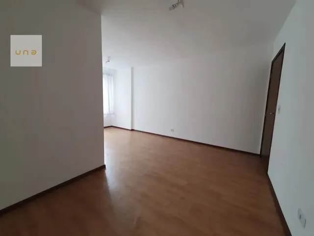 Apartamento 1 quarto e 1 banheiro, à venda, no bairro Centro em Curitiba