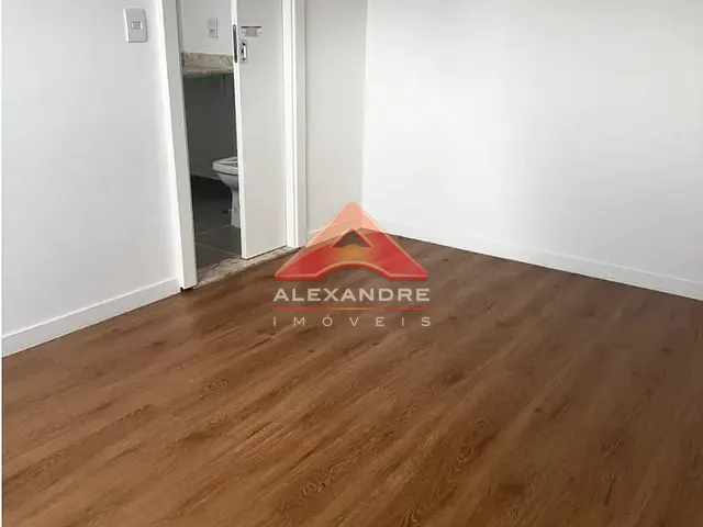 Apartamento 2 quartos e 1 banheiro, à venda, no bairro Vila Industrial em São José dos Campos